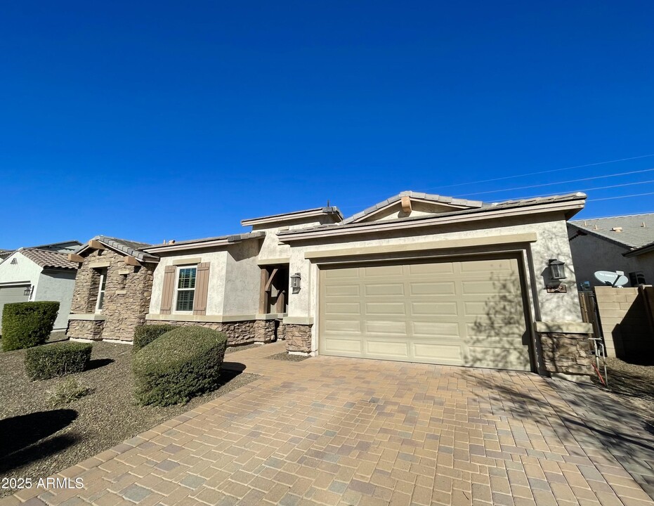 2882 Derringer Way in Gilbert, AZ - Building Photo