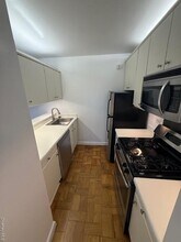 415 E 37th St in New York, NY - Building Photo - Building Photo