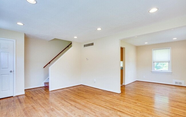 4605 Akron St in Temple Hills, MD - Building Photo - Building Photo