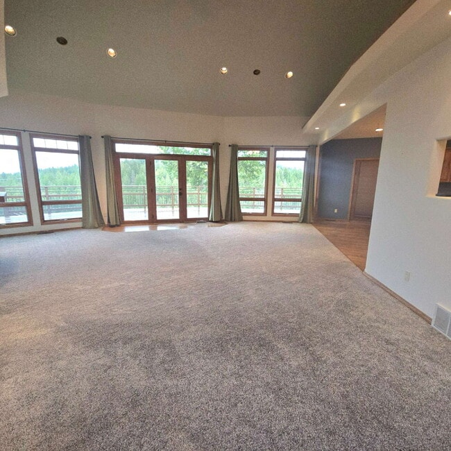 319 Shelter Valley Dr in Kalispell, MT - Building Photo - Building Photo