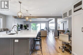 399 Lake Promenade in Toronto, ON - Building Photo - Building Photo