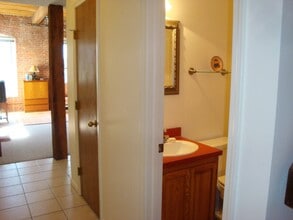 124 College St, Unit 21 in South Hadley, MA - Building Photo - Building Photo