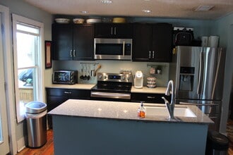 1822 W 35th St, Unit Bradz Upstairs in Austin, TX - Foto de edificio - Building Photo