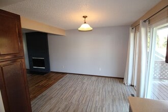 4906 W Francis Ave in Spokane, WA - Building Photo - Building Photo