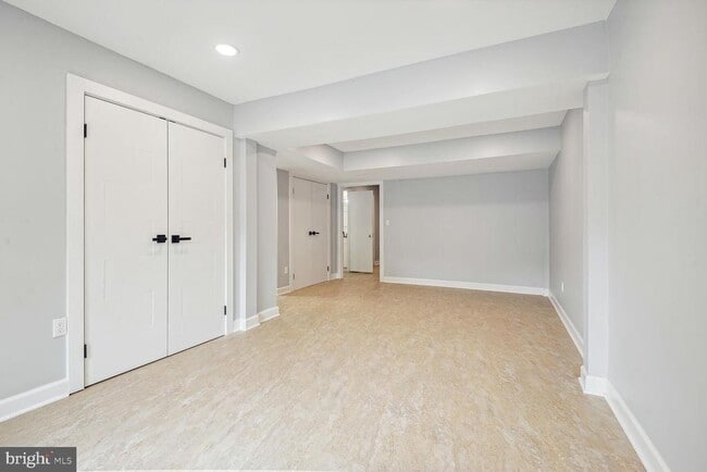 1635 Valencia Way in Reston, VA - Building Photo - Building Photo