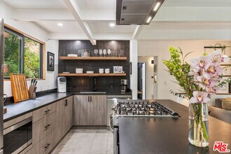 3112 Ledgewood Dr in Los Angeles, CA - Building Photo - Building Photo
