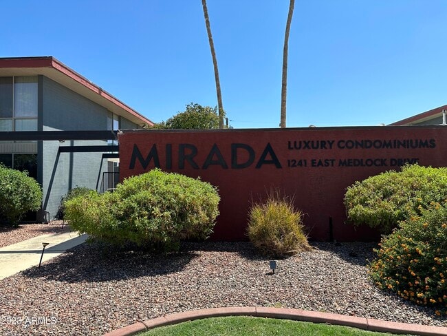 1241 E Medlock Dr in Phoenix, AZ - Building Photo - Building Photo