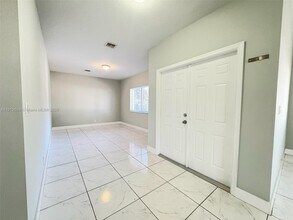 249 NW 8th Ave in Dania Beach, FL - Building Photo - Building Photo