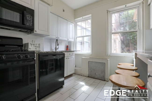 property at 2003 Commonwealth Ave