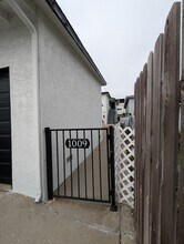 1009 E Grand Ave, Unit 1 in El Segundo, CA - Foto de edificio - Building Photo