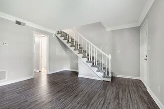 3422 Clingstone Way in Louisville, KY - Building Photo - Building Photo