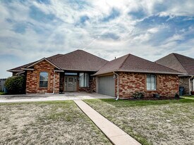 1502 SW 70th St in Lawton, OK - Building Photo