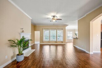 1054 Forest Haven Ct in Conroe, TX - Building Photo - Building Photo