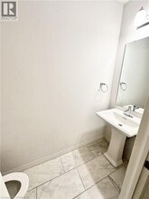 16 Ritchie Ln in Ancaster, ON - Building Photo - Building Photo