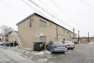 Broadview Apartments in Broadview, IL - Building Photo - Building Photo