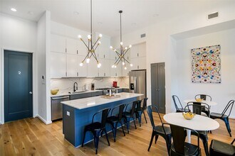 511 Memorial Heights Dr in Houston, TX - Building Photo - Building Photo