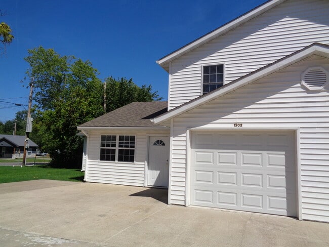 property at 1502 W Worley St