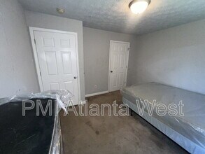 4203 Fairington Club Dr in Stonecrest, GA - Building Photo - Building Photo