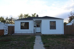 939 Grove St in Denver, CO - Building Photo