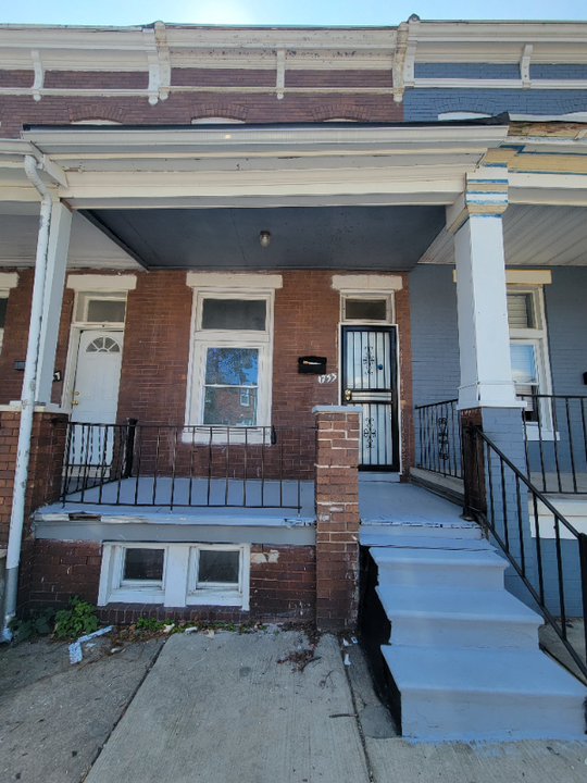 1755 Cliftview Ave in Baltimore, MD - Building Photo