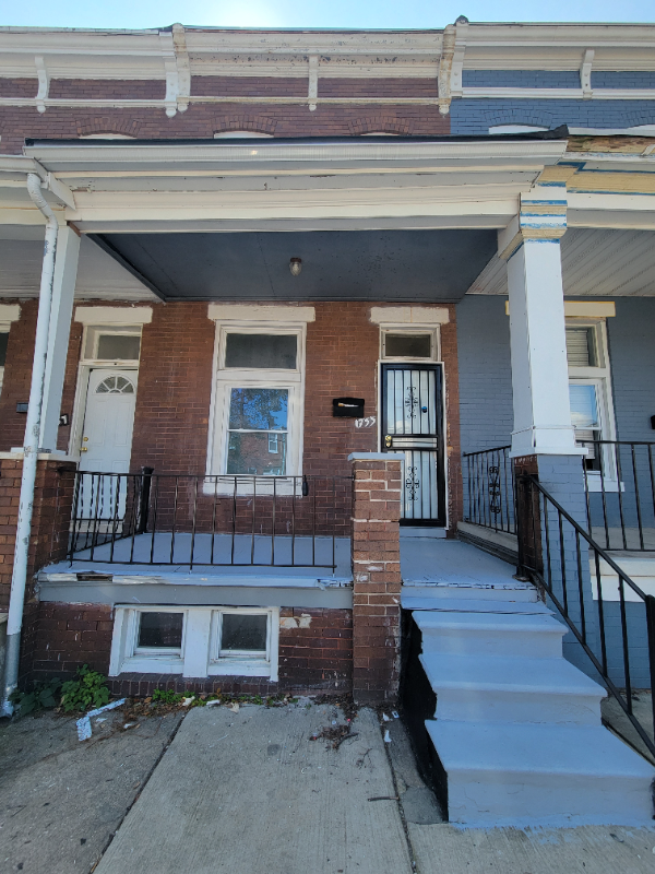 property at 1755 Cliftview Ave
