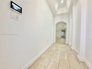 11300 NW 48th Ter in Doral, FL - Building Photo - Building Photo