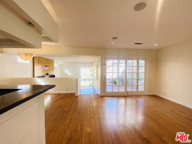 3392 McLaughlin Ave in Los Angeles, CA - Building Photo - Building Photo