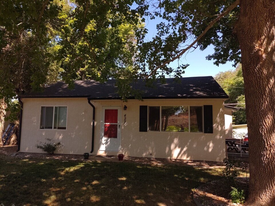 427 Collins Ave in Pueblo, CO - Building Photo