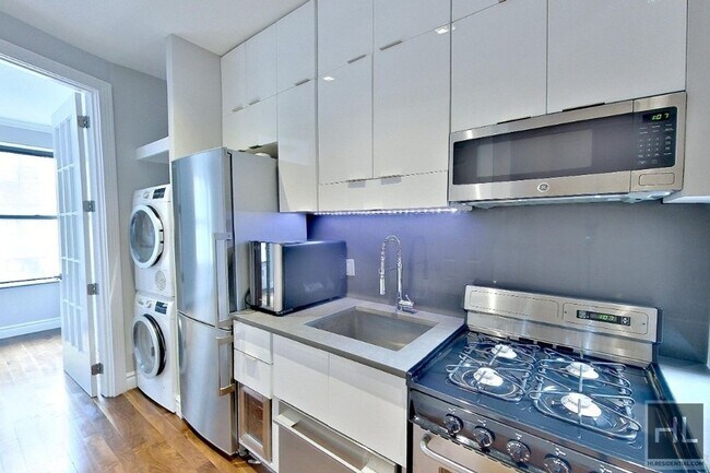East 25th Street in New York, NY - Building Photo - Building Photo