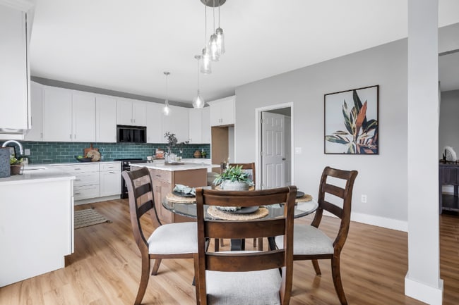 420 Morning Meadow Dr in Lake St. Louis, MO - Foto de edificio - Building Photo