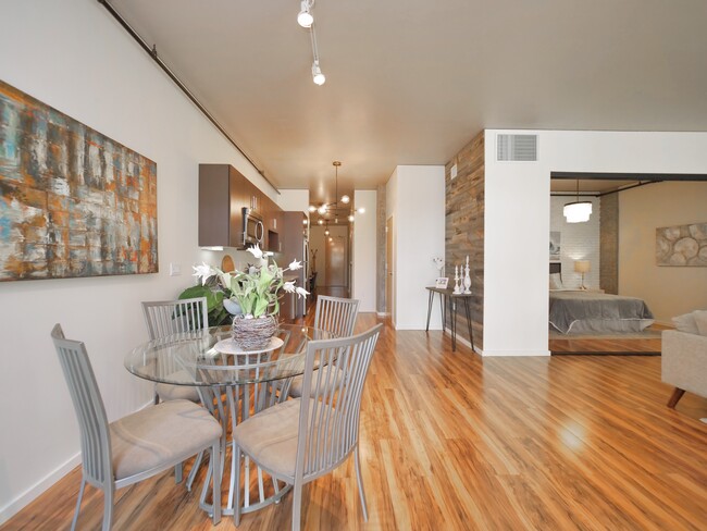 1818 L St, Unit #305 in Sacramento, CA - Building Photo - Building Photo