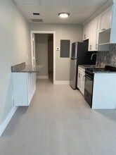 3260 Hi St, Unit B in Lake Worth Beach, FL - Building Photo - Building Photo