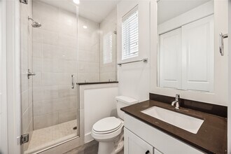 1812 W Webster St in Houston, TX - Building Photo - Building Photo