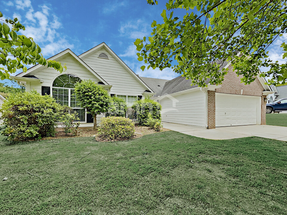 1795 Charleston Oak Cir in Lawrenceville, GA - Building Photo