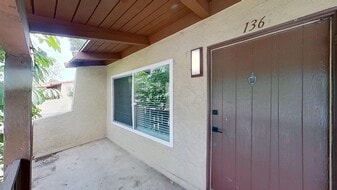 1010 W MacArthur Blvd in Santa Ana, CA - Building Photo