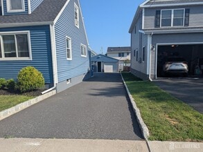 321 Augusta St in South Amboy, NJ - Building Photo - Building Photo