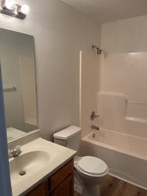 108 Kenilworth Ct, Unit 108 KENILWORTH in Radcliff, KY - Foto de edificio - Building Photo