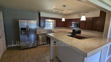 214 Honey Ln Cir in Hinesville, GA - Building Photo - Building Photo