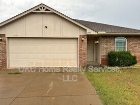 12101 NW 133rd Terrace in Piedmont, OK - Building Photo