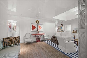 295 6th St N in Naples, FL - Building Photo - Building Photo