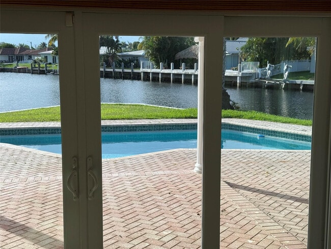 5251 NE 29th Ave in Fort Lauderdale, FL - Building Photo - Building Photo