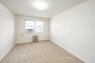 Foxhall Apartments in Silver Spring, MD - Foto de edificio - Interior Photo