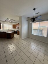 4 Bed, 2 Bath Home with Pool in Southwest Bakersfield in Bakersfield, CA - Building Photo - Building Photo