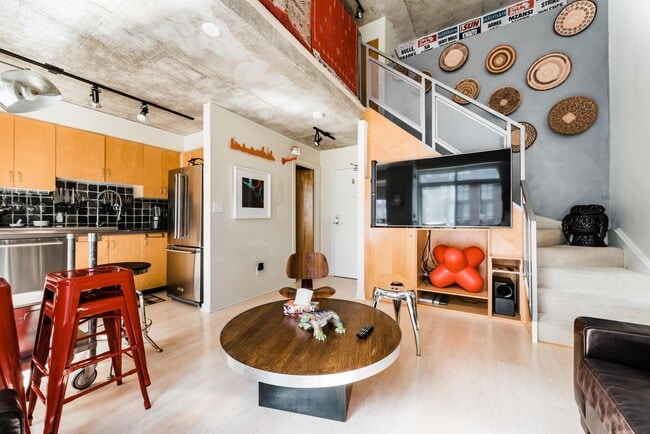 property at 800 King St W