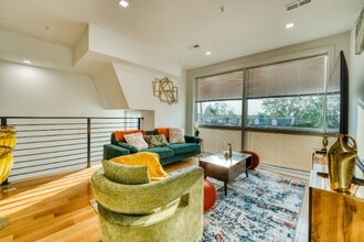 5835 Colorado Ave NW in Washington, DC - Foto de edificio - Building Photo