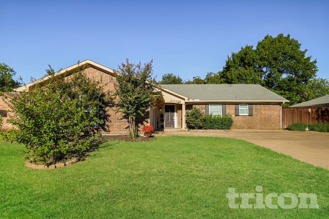 2113 Tampico Dr in Carrollton, TX - Building Photo