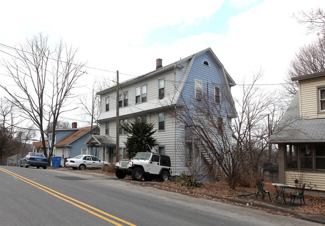 415 Waterville St in Waterbury, CT - Building Photo - Building Photo