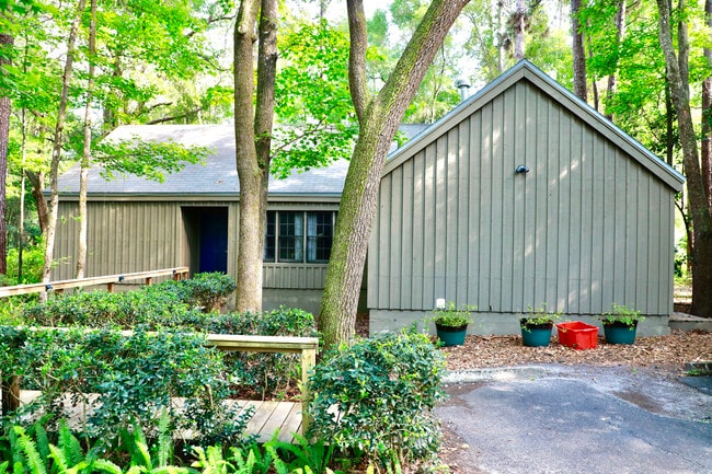 8305 SW 46 Ln in Gainesville, FL - Building Photo - Building Photo