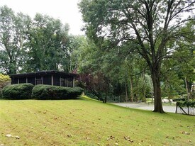 6 Summer Hill Rd in Westport, CT - Building Photo