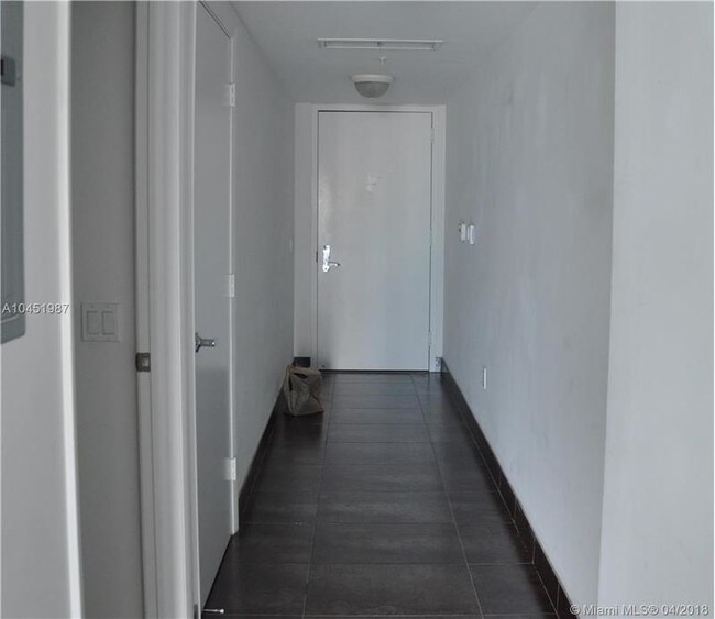 41 SE 5th St-Unit -1811 in Miami, FL - Building Photo - Building Photo